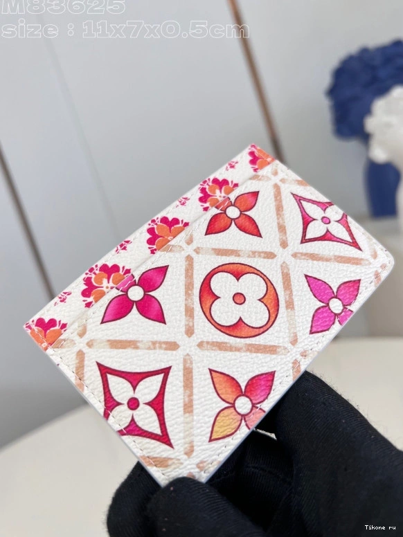 Cheap CARD VUITTON LOUIS HOLDER-11*7*0.5cm 0718